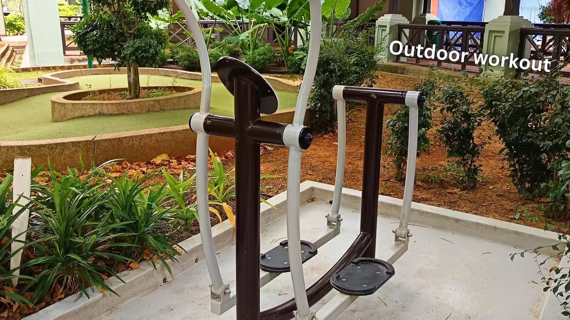 Costa Mahkota Stylish 2-Bedroom Pool View 1 Queen & 2 Singles Malacca